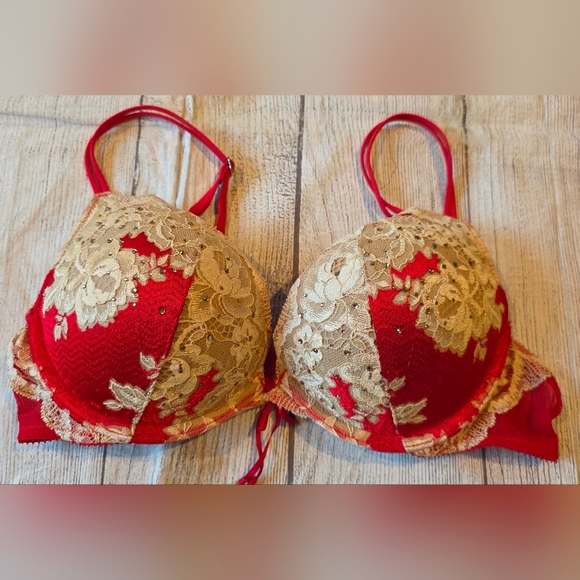 Victoria’s Secret Size 34A Very Sexy Plunge Red Lace Festuve Floral Bra - Picture 1 of 10